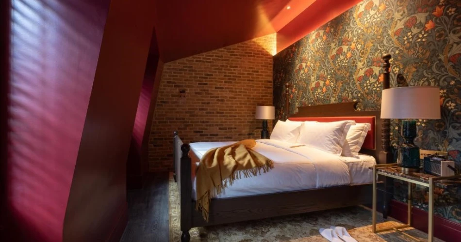 Luxury with a View: Best Hotels Near Tower Bridge