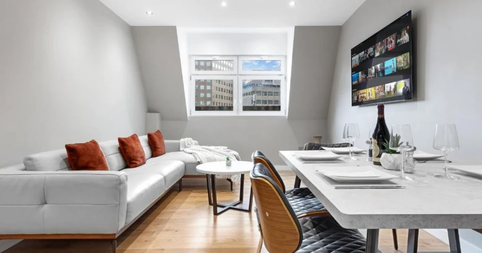 Budget-Friendly Stays: Affordable Hotels Near Tower Bridge