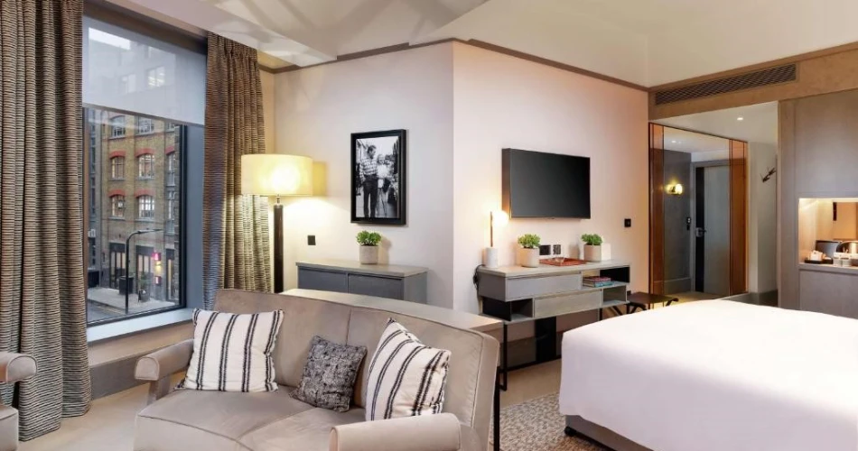 Romantic Getaways: Boutique Hotels Near Tower Bridge
