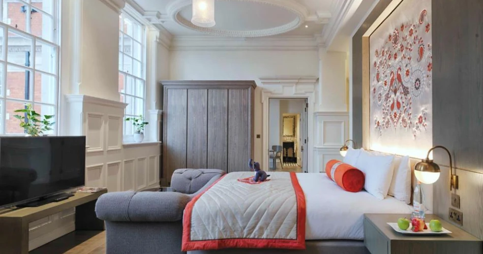 Wake Up to a View: Hotels Overlooking Tower Bridge