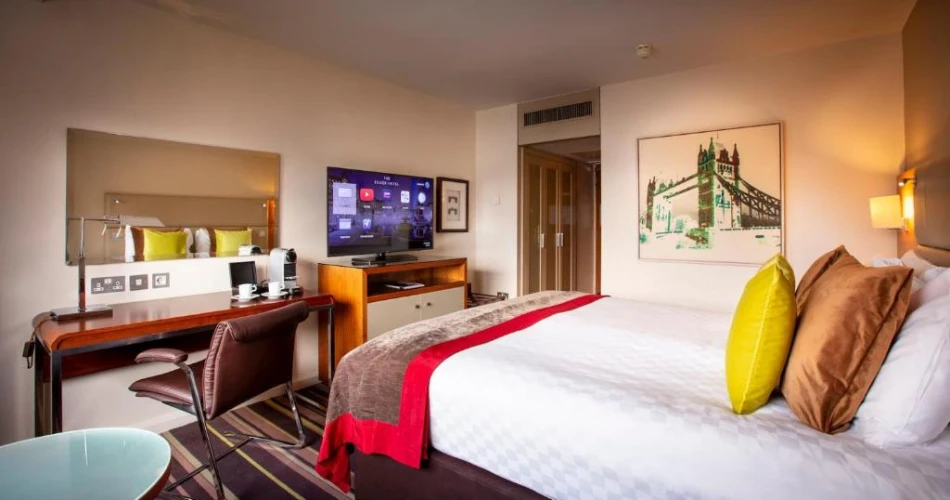 Wake Up to a View: Hotels Overlooking Tower Bridge