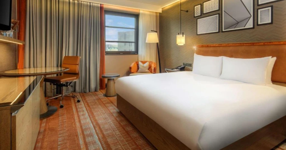 Wake Up to a View: Hotels Overlooking Tower Bridge